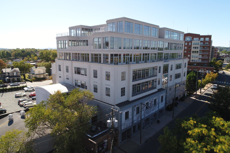 216-218 W Water St, Charlottesville, VA for rent - Primary Photo - Image 1 of 33