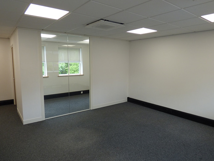 9-10 Ardent Ct, Henley In Arden, WMD B95 5GF - Unit 10 -  - Interior Photo - Image 1 of 4