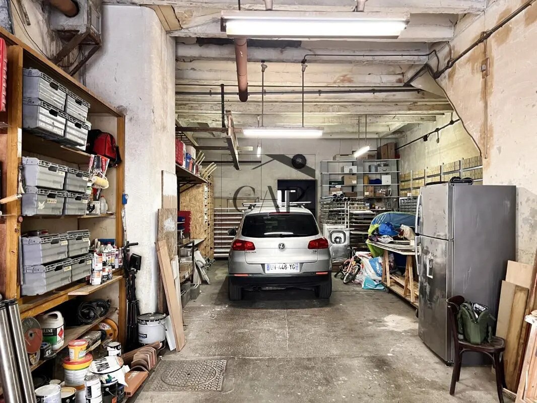 Light Industrial in Marseille for sale Building Photo- Image 1 of 8