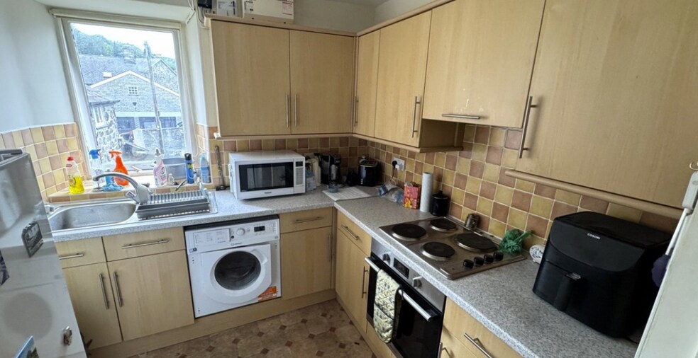 Eldon Sq, Dolgellau for sale - Interior Photo - Image 3 of 6
