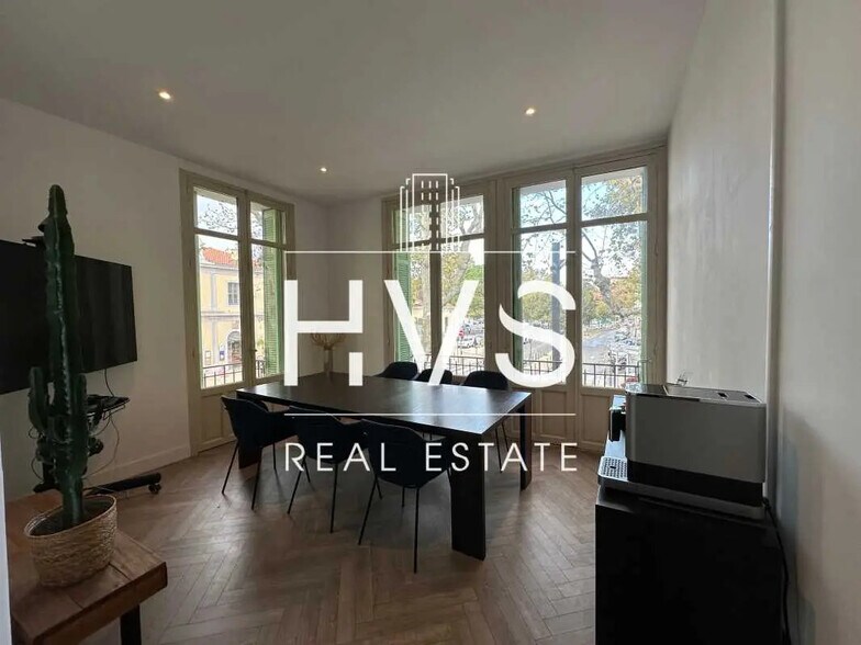 Office in Aix-en-Provence to rent - Interior Photo - Image 2 of 8