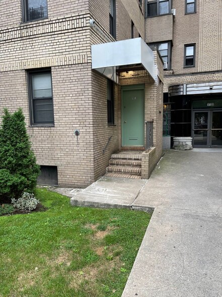 1600 Ocean Pky, Brooklyn, NY for rent - Building Photo - Image 1 of 6