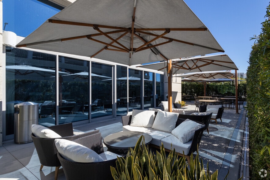 333 City Blvd W, Orange, CA to rent - Building Photo - Image 3 of 13