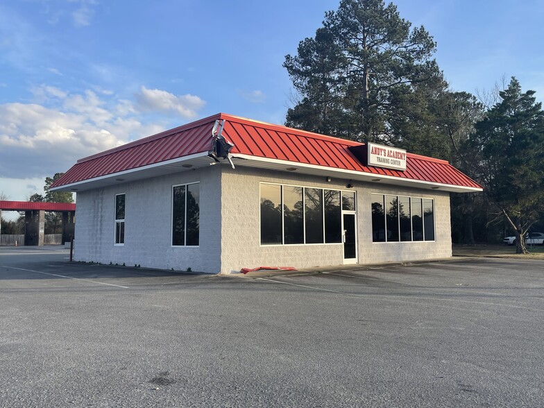 320 NE Center St, Faison, NC for sale - Building Photo - Image 1 of 1