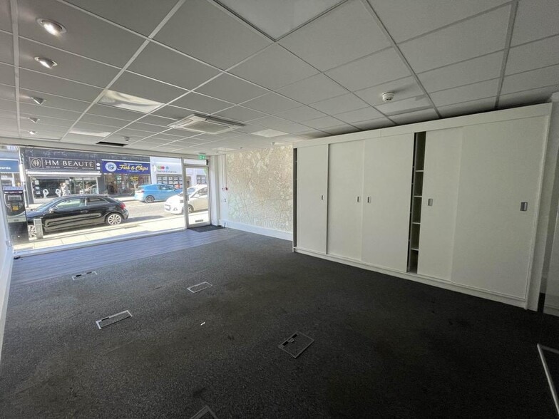 Brighton Rd, Sutton to rent - Building Photo - Image 3 of 6