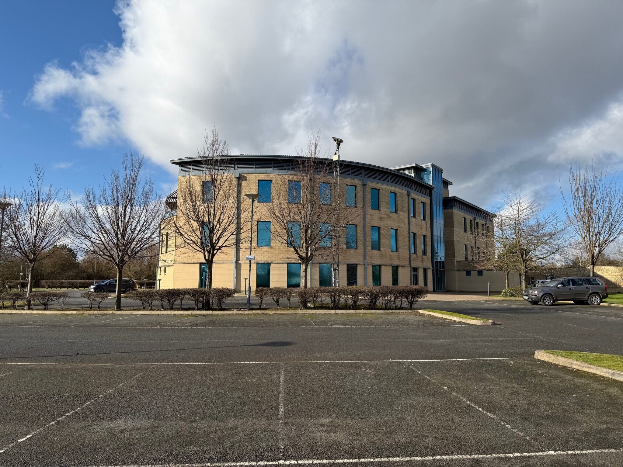 Lake View, Scarborough to rent Building Photo- Image 1 of 4