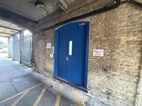 40-44 High St, Swanscombe to rent Building Photo- Image 1 of 3