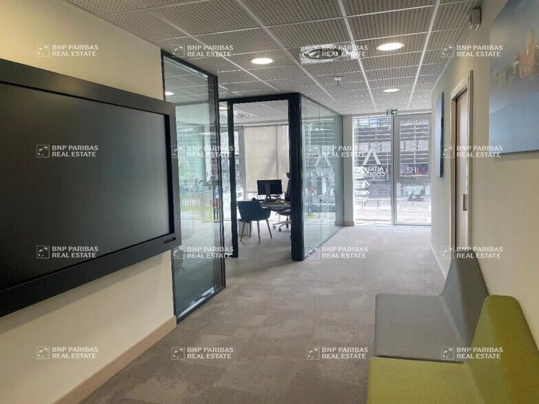 Office in Bordeaux to rent - Interior Photo - Image 3 of 8