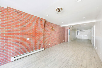 301 E Houston St, New York, NY for rent Interior Photo- Image 1 of 5