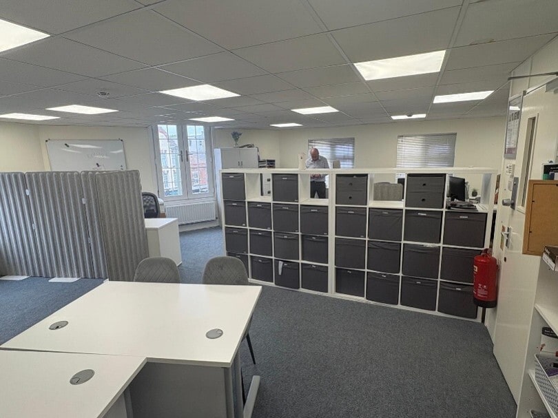 101 Victoria Rd, Horley to rent Interior Photo- Image 1 of 3