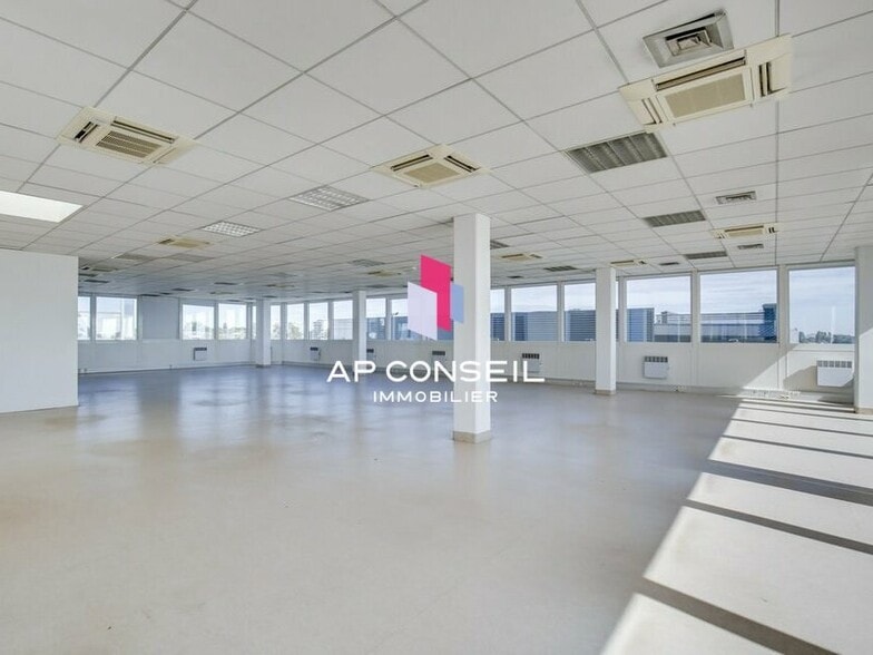 Office in Vélizy-Villacoublay to rent - Interior Photo - Image 2 of 7