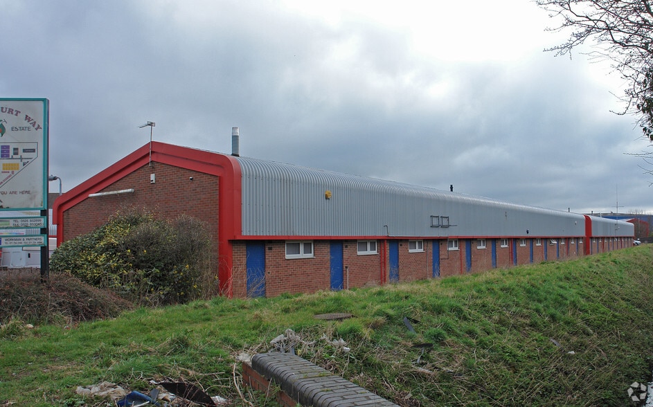 Acacia Clos, Leighton Buzzard to rent - Building Photo - Image 2 of 3