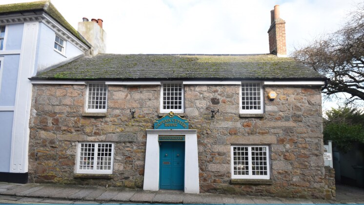 52 Chapel St, Penzance for sale Primary Photo- Image 1 of 1
