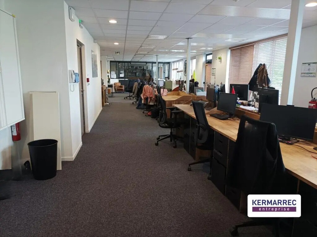 Location Bureaux 330 m² - Photo 1