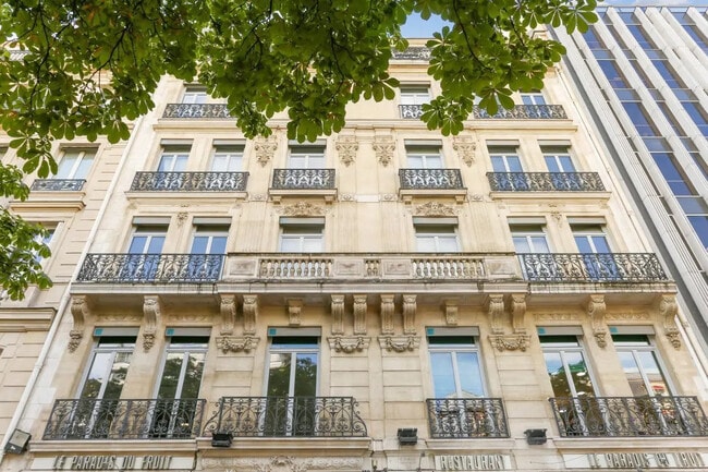 Location Bureaux 404 m²