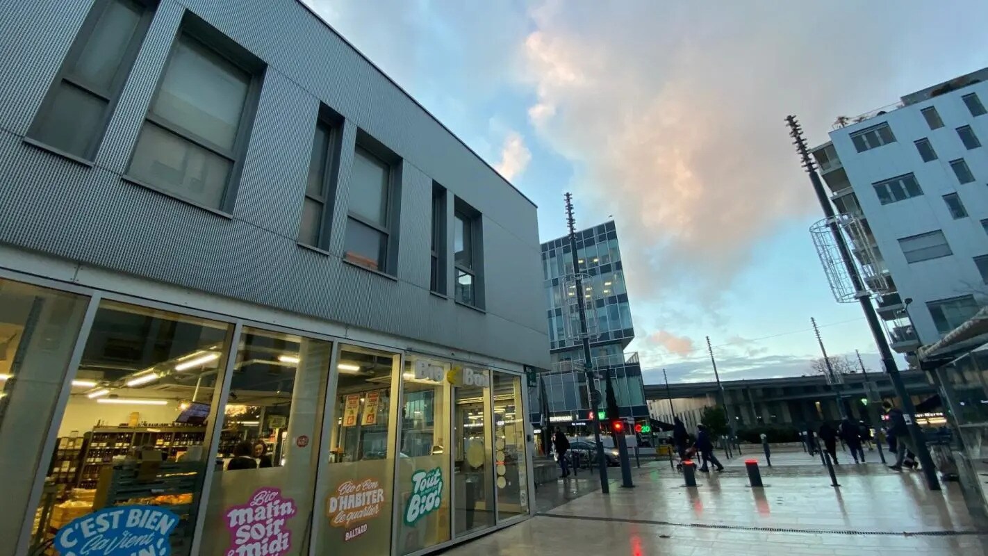 Office in Nogent-sur-Marne to rent Building Photo- Image 1 of 7