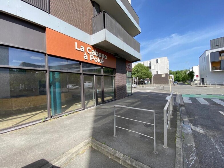 24 Avenue D'Andromede, Blagnac to rent - Building Photo - Image 3 of 9