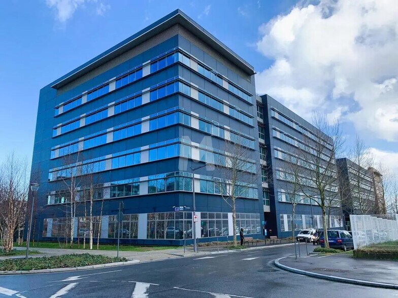 Office in Massy to rent - Building Photo - Image 1 of 14