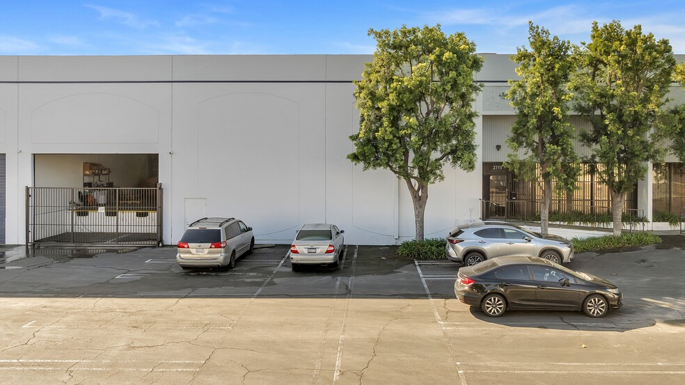 2711 S Alameda St, Los Angeles, CA for sale - Building Photo - Image 1 of 1