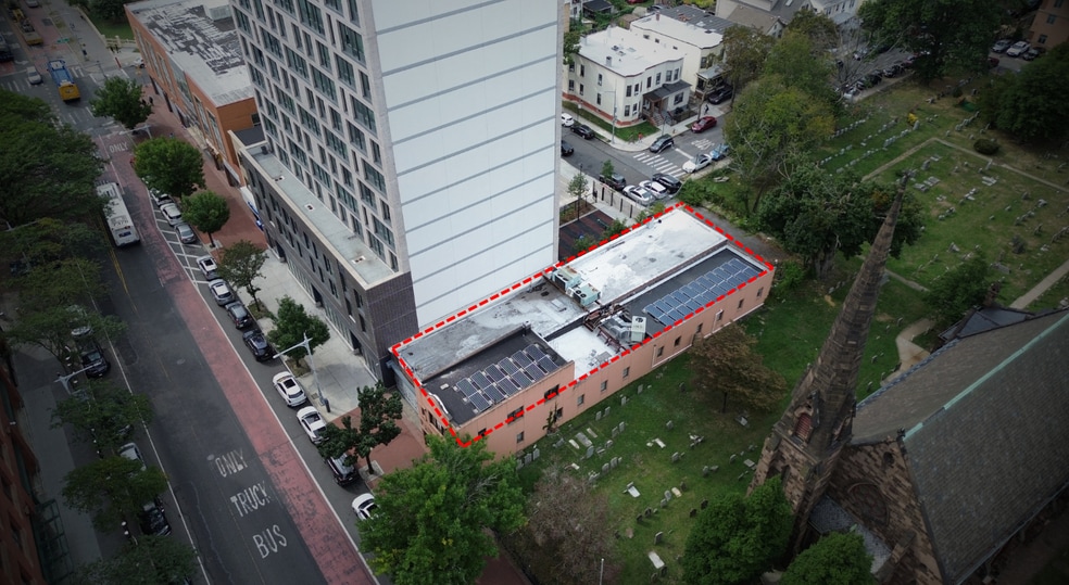 155-01 & 155-03 Jamaica Ave Portfolio portfolio of 2 properties for sale on LoopNet.co.uk - Building Photo - Image 3 of 4