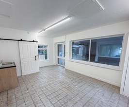 Upper Park Rd, Tenby to rent Interior Photo- Image 1 of 4