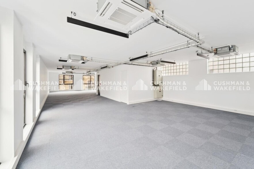 14-18 Rue Chartran, Neuilly-sur-Seine to rent - Interior Photo - Image 3 of 14