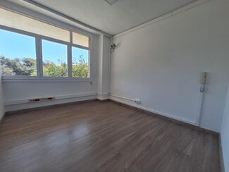 More details for Office, Retail to Rent