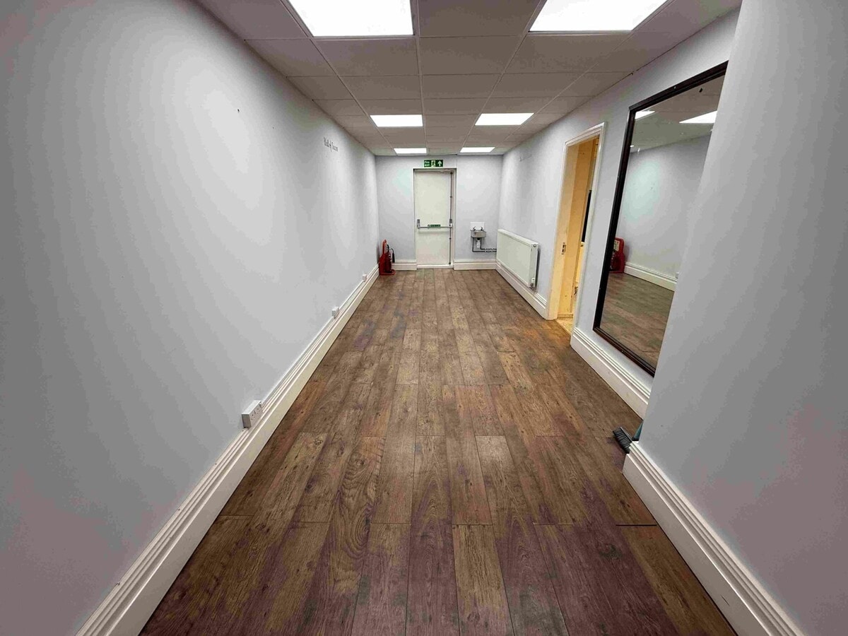 192-194 Nantwich Rd, Crewe, CHS CW2 6BP - Unit 192 -  - Interior Photo - Image 2 of 9