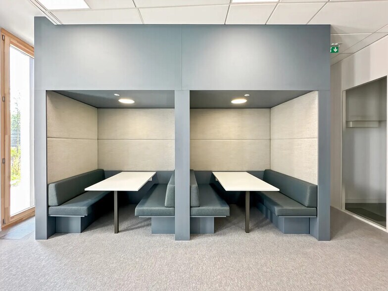 Office in Grenoble to rent - Interior Photo - Image 1 of 4