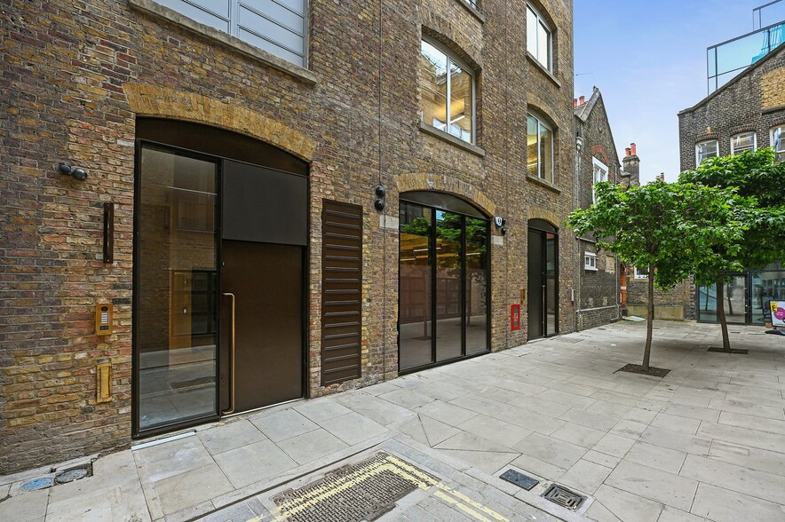 8 Smarts Pl, London for rent - Building Photo - Image 1 of 44