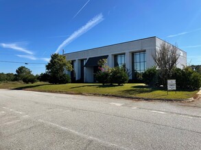 140 Crouch Commercial Ct, Irmo, SC for rent Building Photo- Image 1 of 14