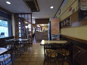 Retail in Barcelona, Barcelona to rent Interior Photo- Image 2 of 12