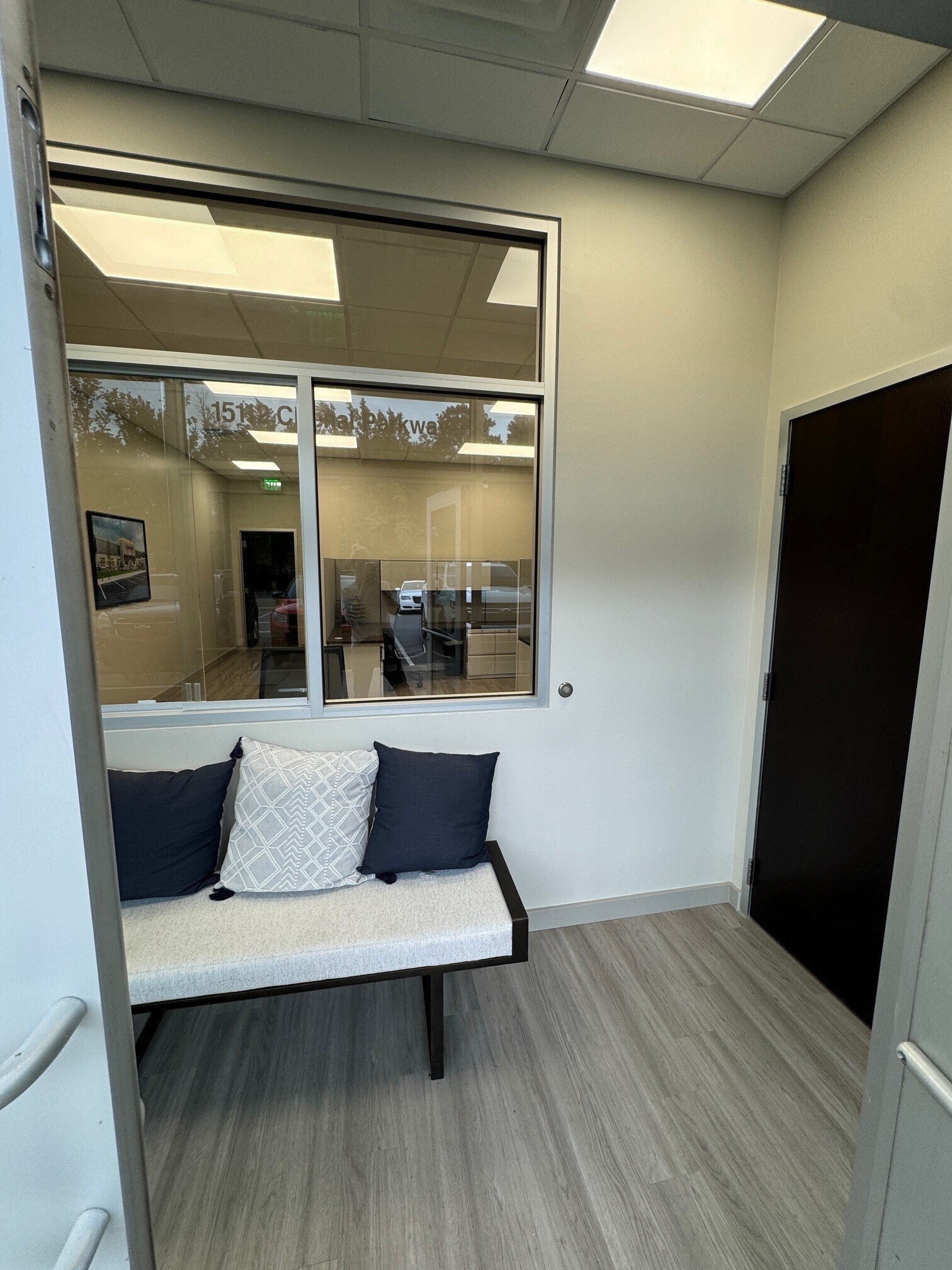 15112 Chenal Pkwy, Little Rock, AR to rent Building Photo- Image 1 of 5