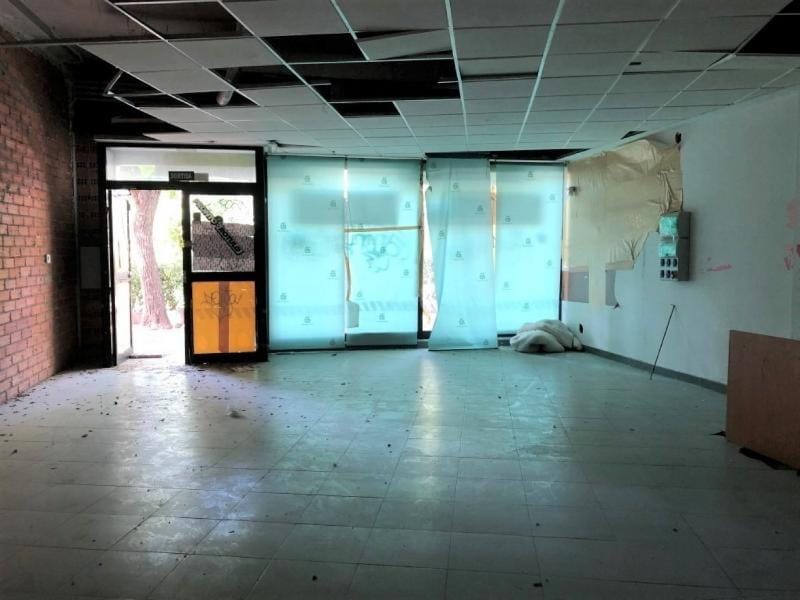 Barcelona, BAR 08029 - - - Interior Photo - Image 1 of 3