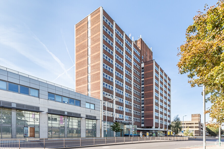 Mercury Gdns, Romford for sale - Building Photo - Image 1 of 5