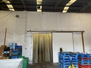 7-9 Tom Johnston Rd, Dundee to rent Interior Photo- Image 1 of 2