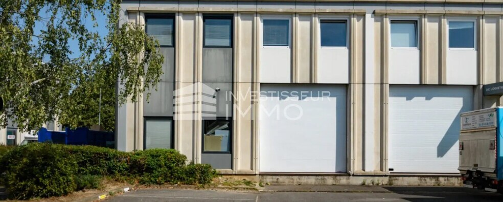 Light Industrial in Gennevilliers to rent - Building Photo - Image 2 of 3