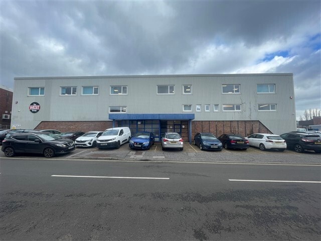43-44 Aston Rd, Waterlooville for sale Building Photo- Image 1 of 6