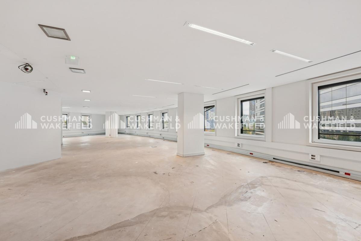 16 Rue Hoche, Puteaux for sale Interior Photo- Image 1 of 17