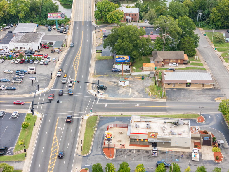 302 Dinah Shore Blvd, Winchester, TN for sale - Primary Photo - Image 1 of 7