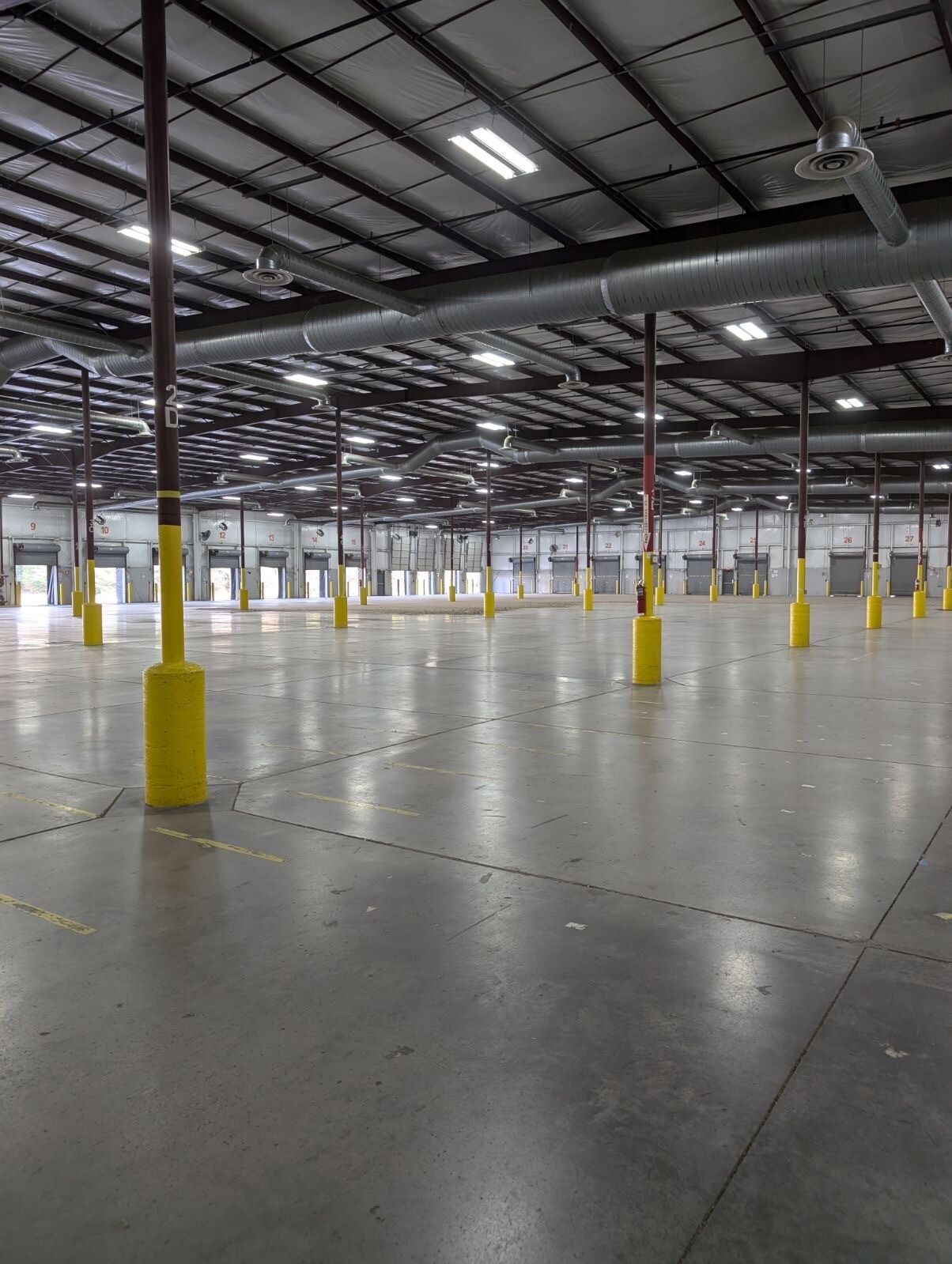 640 N Northpark Dr, Clinton, TN to rent Interior Photo- Image 1 of 4