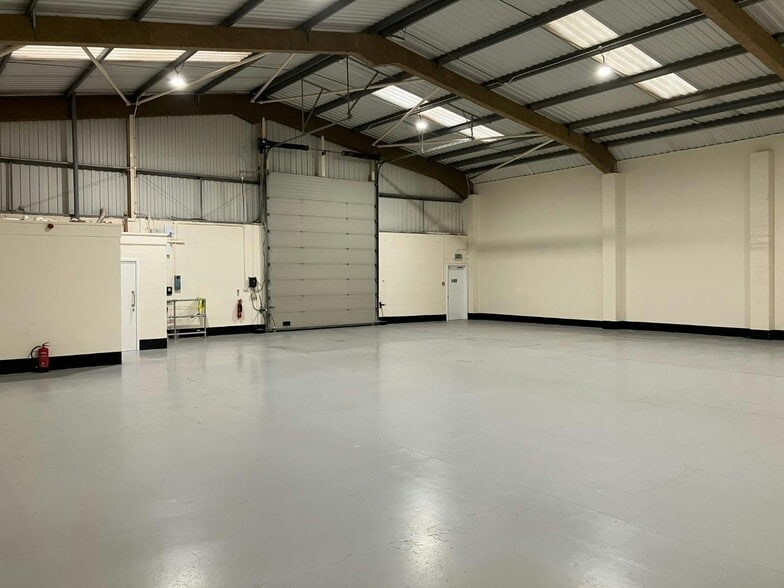 Road One, Winsford to rent - Building Photo - Image 2 of 5