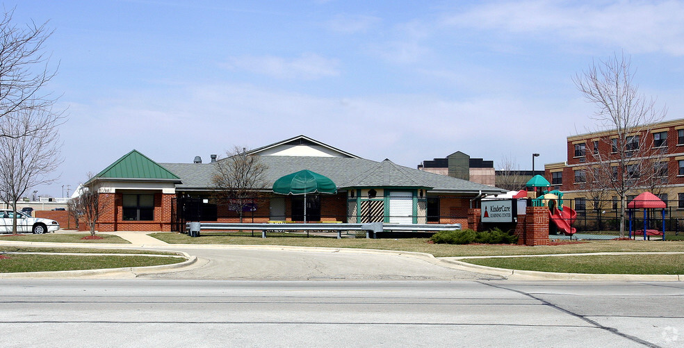 80 S Constitution Dr, Aurora, IL for sale - Primary Photo - Image 1 of 1