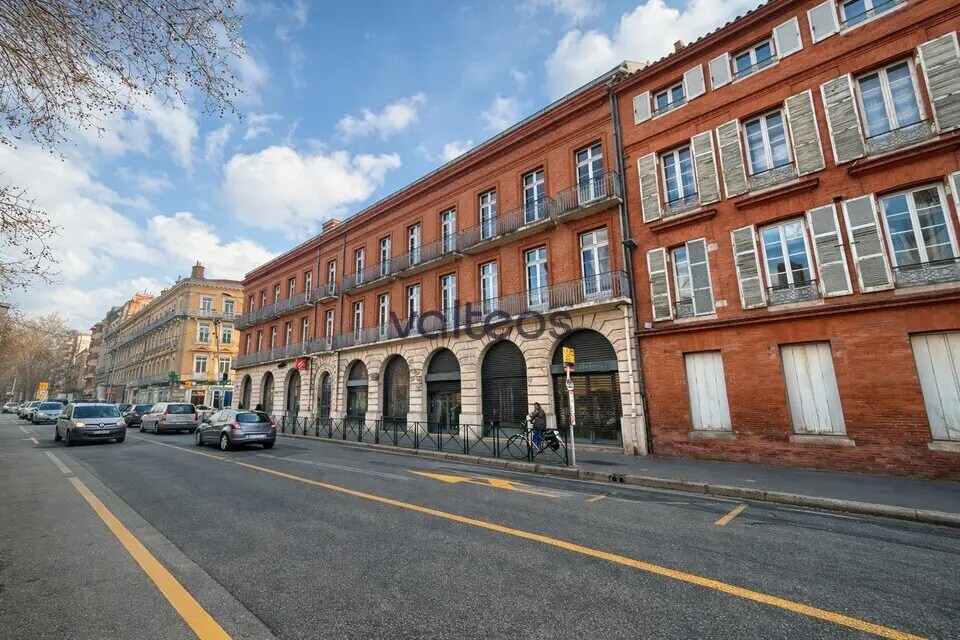 Location Bureaux 652 m² - Photo 1