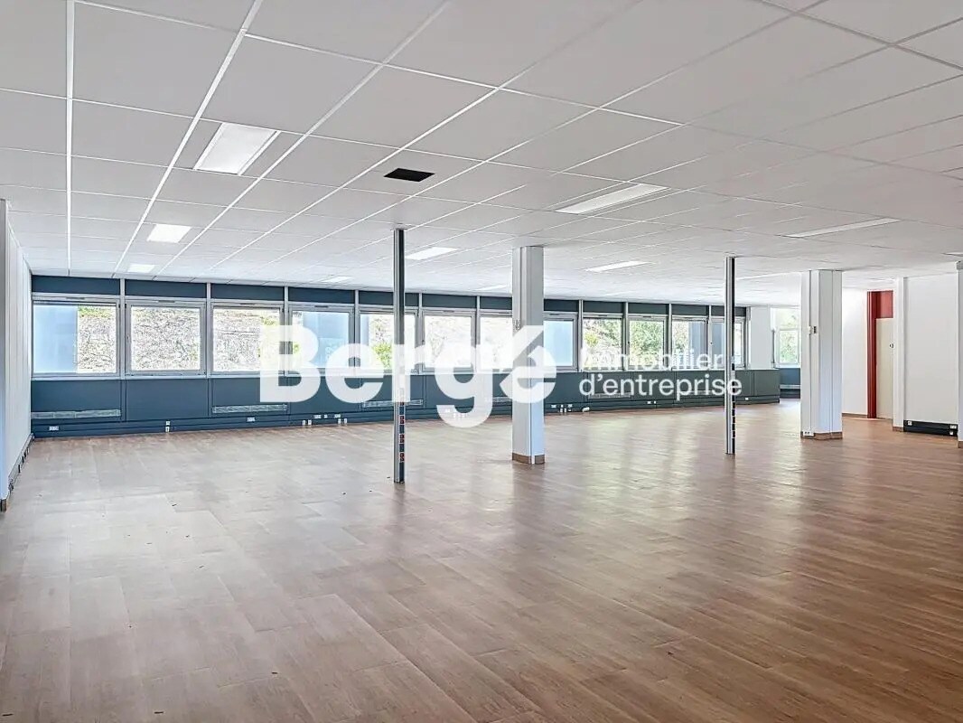 Office in Valbonne to rent Building Photo- Image 1 of 23