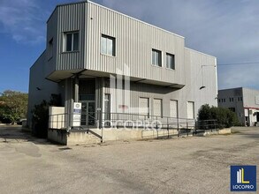 Light Industrial in Aubagne to rent Building Photo- Image 1 of 9