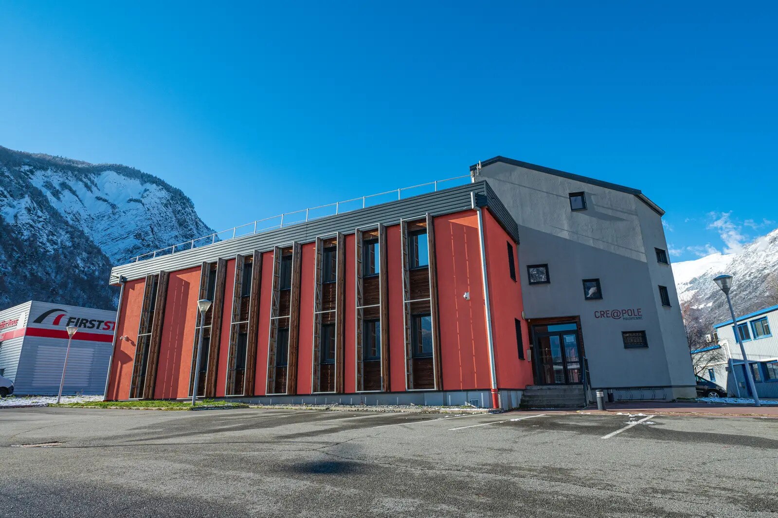 38 Rue Antoine De Saint Exupéry, Saint-Jean-de-Maurienne to rent Primary Photo- Image 1 of 3