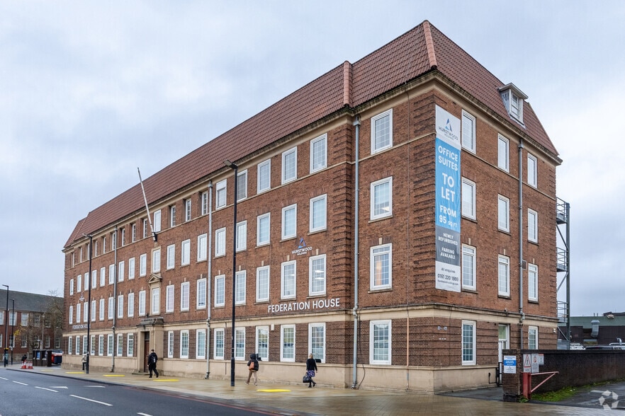 Station Rd, Stoke On Trent to rent - Primary Photo - Image 1 of 5