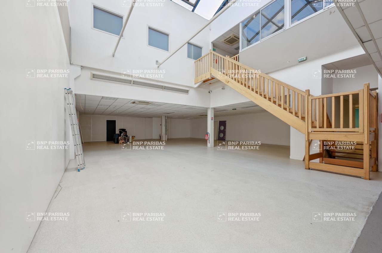 Light Industrial in Villiers-sur-Marne for sale Interior Photo- Image 1 of 14