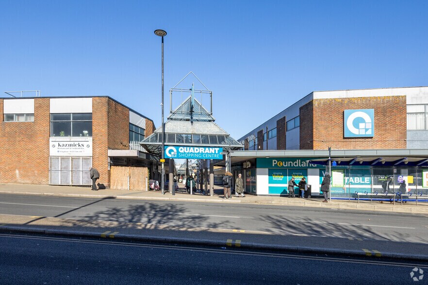 Broadwalk, Dunstable for sale - Building Photo - Image 2 of 2